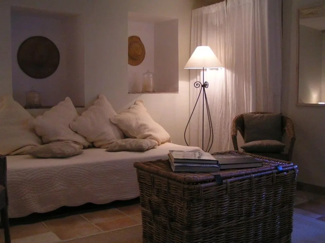 4 Bedrooms Cottage