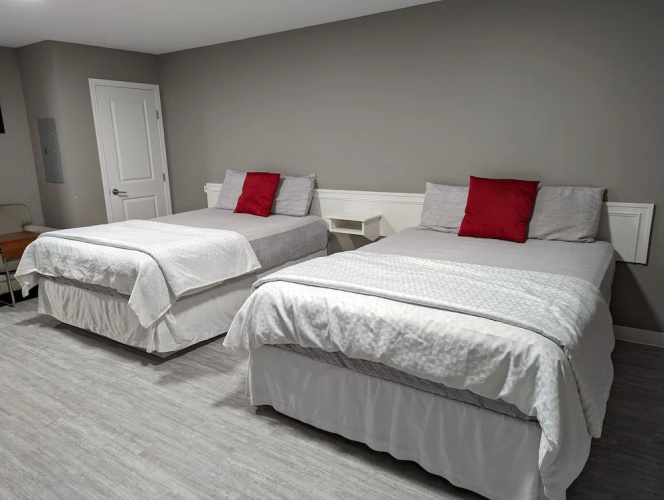 Riverside Motel & Suites