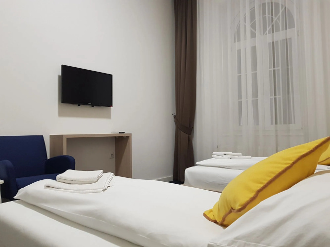 Hotel Story