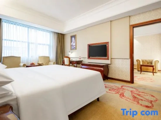 Deluxe Double Suite