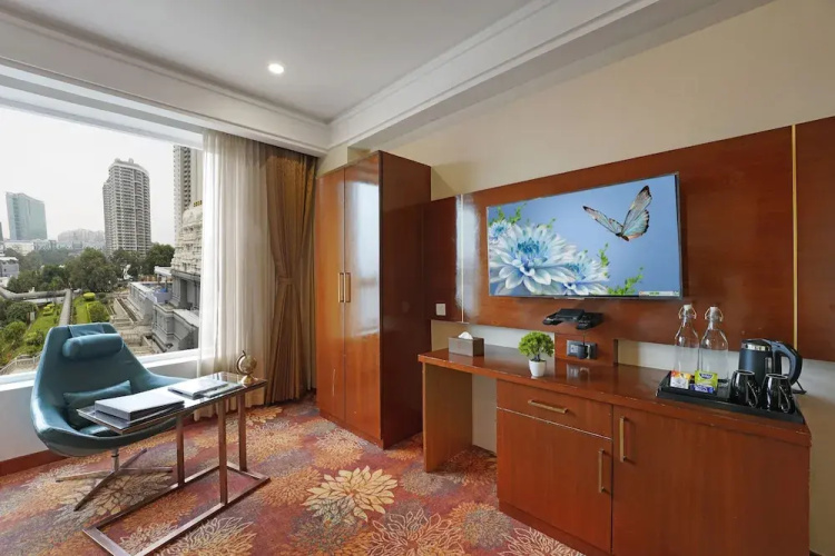Kingston Hotel