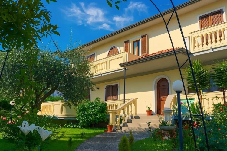 Family Apartment with balcony