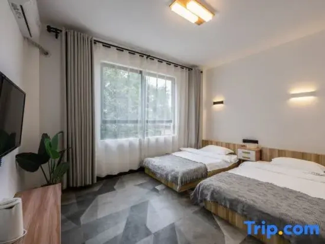 4 Bedrooms Bed in Dorm