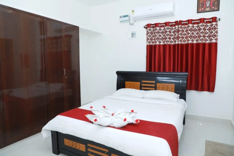 2 Bedrooms Apartment