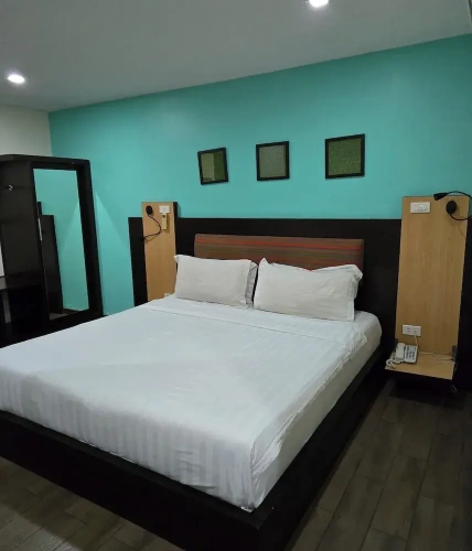 Deluxe Double room with city view