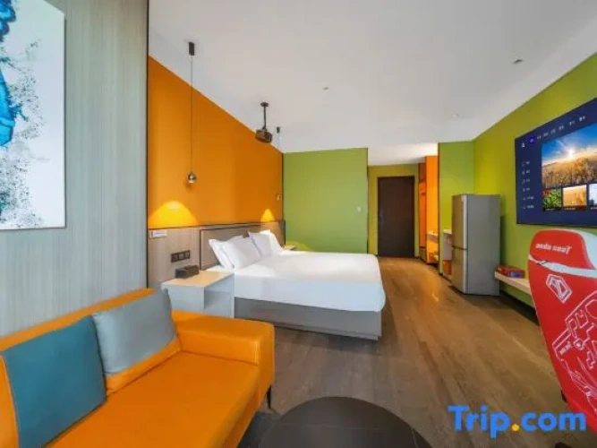 Standard Double room with city view