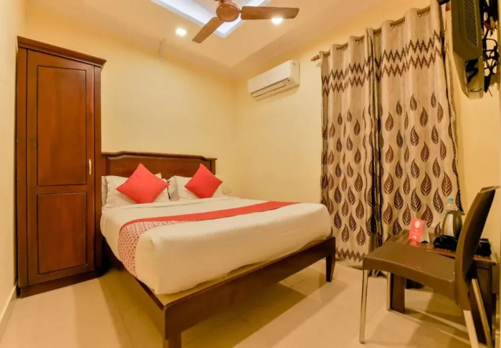 Malabar Plaza Residency by OYO