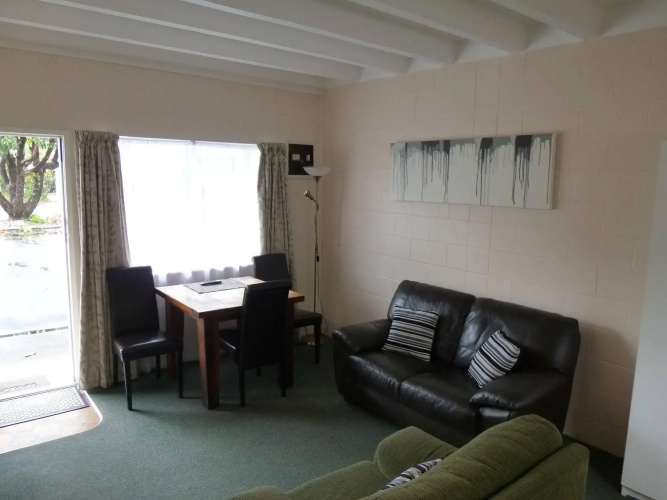 Marina Court Motel