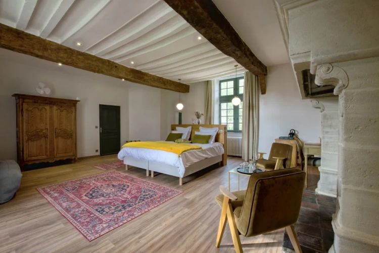 Standard Quadruple Family room