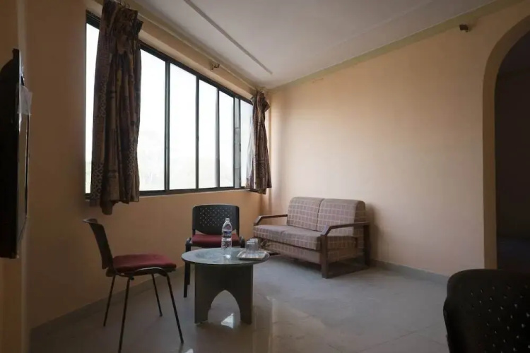 Hotel Aakar International