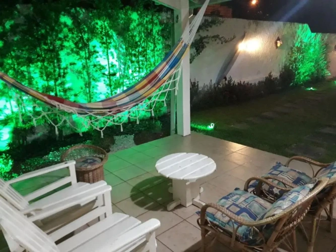 5 Bedrooms Cottage