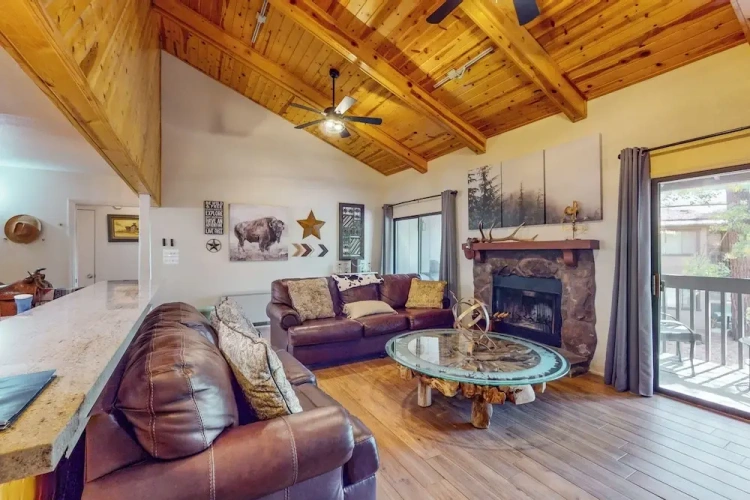 3 Bedrooms Apartment