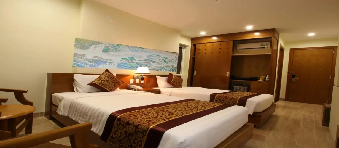 Superior Twin room with city view