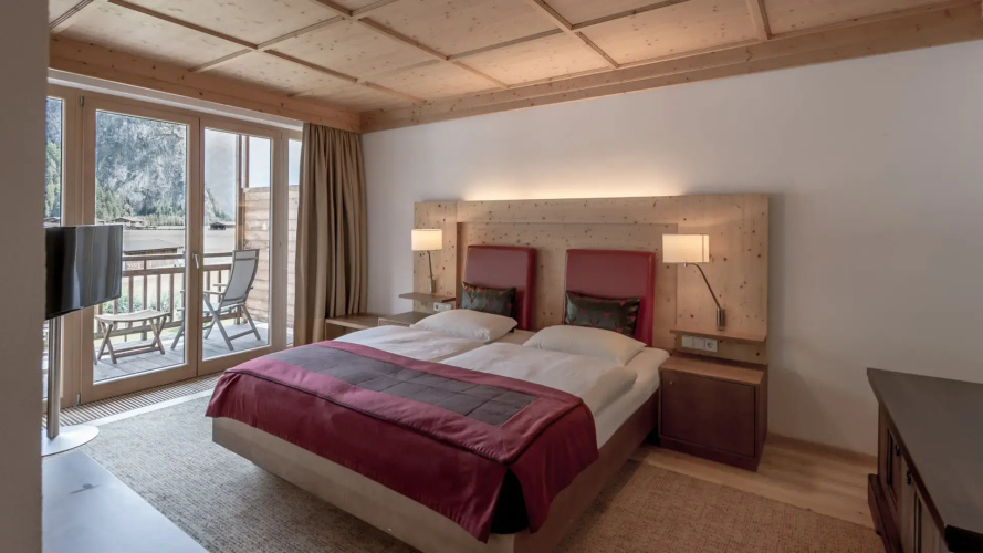 Double Junior Suite with balcony and with mountain view