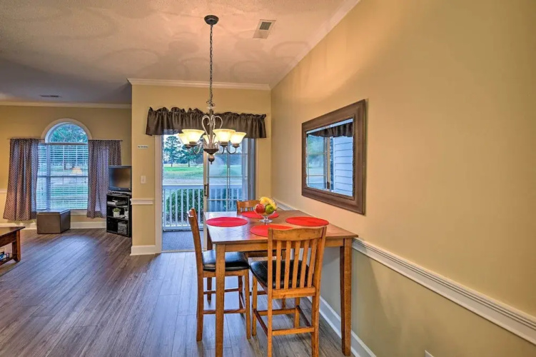 Golfer's Paradise: Myrtle Beach Condo w/ Pool!