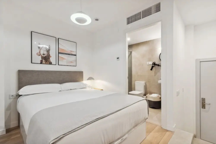 Limehome Valencia Carrer del Pare Palau