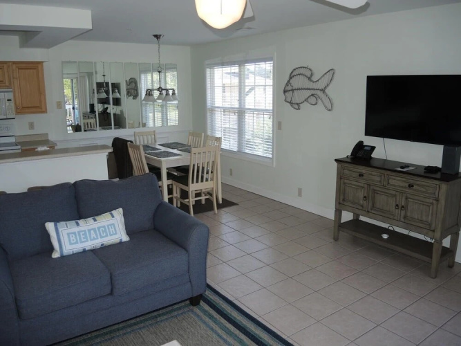 2307m 1 Bedroom Condo by RedAwning