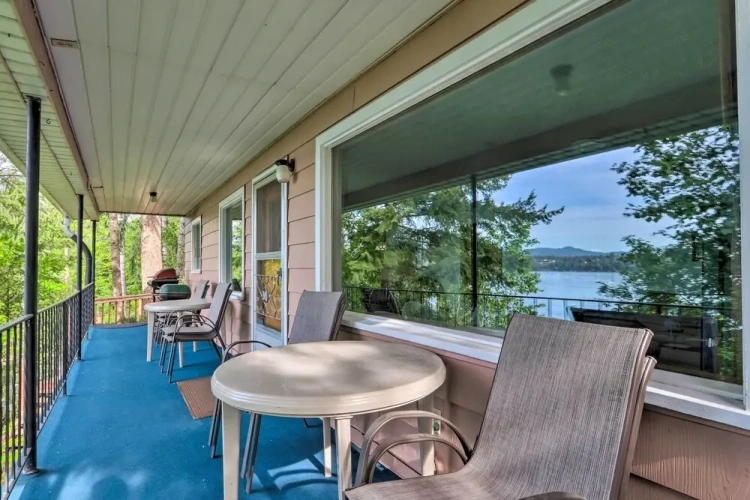 3 Bedrooms Cottage with balcony