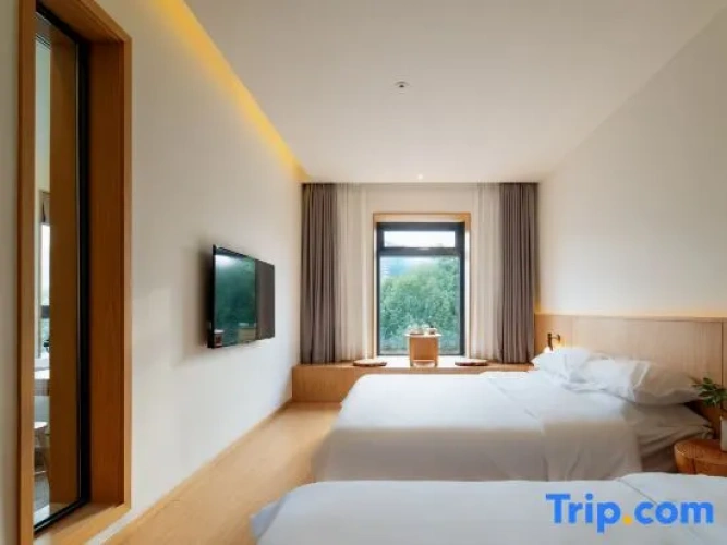 Twin Suite with mountain view