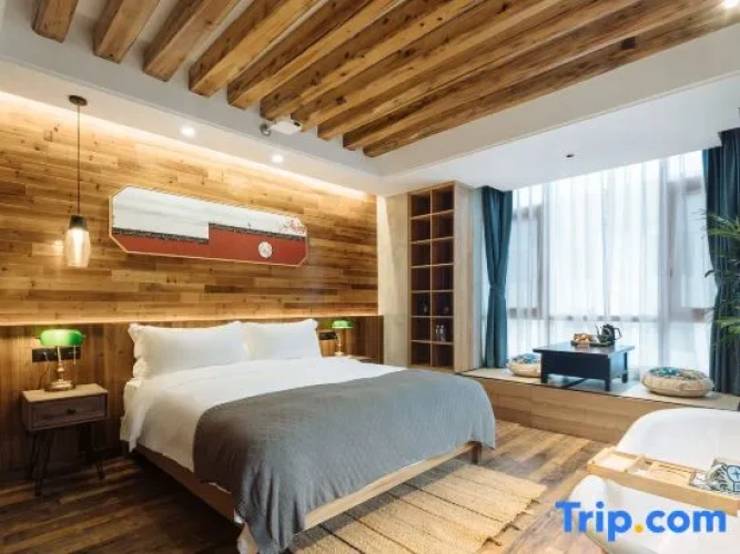 2 Bedrooms Suite