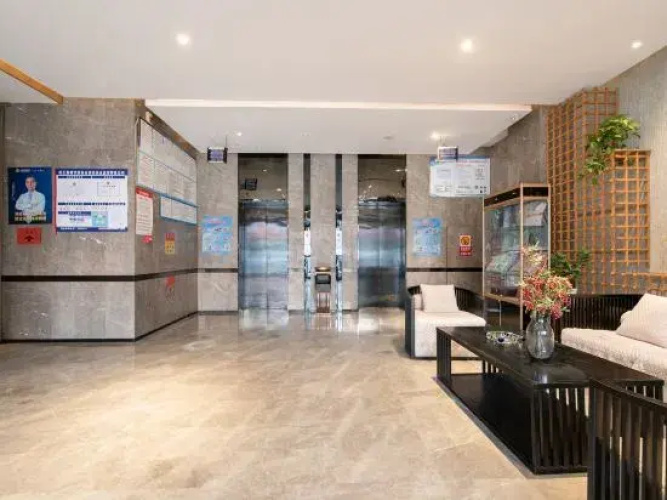 Huangchi Business Hotel
