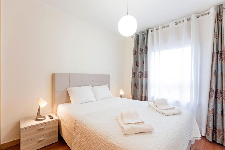 2 Bedrooms Apartment