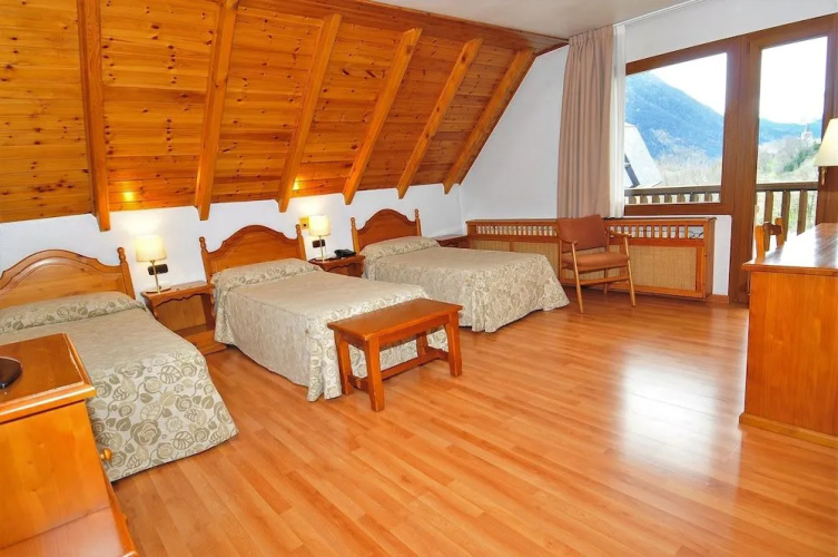 Hotel Petit Lacreu