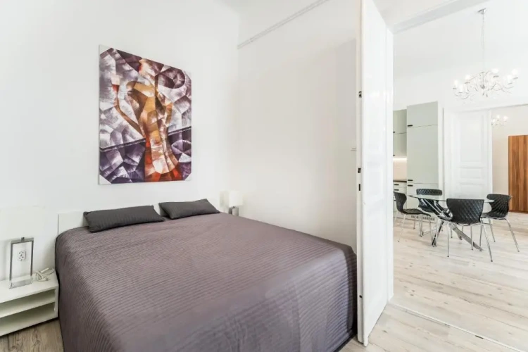 3 Bedrooms Apartment