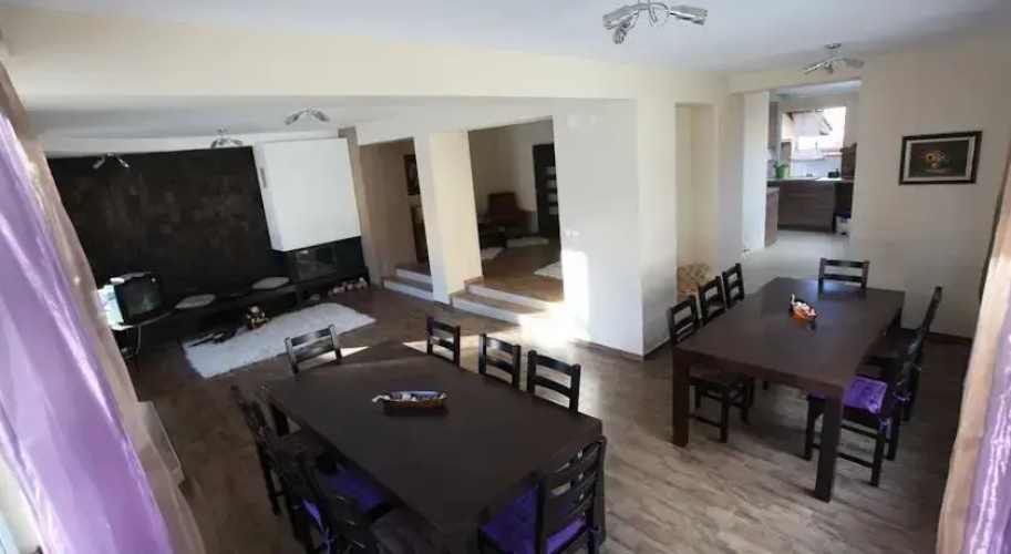 Ashkova House