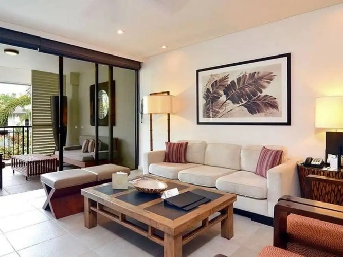 2 Bedrooms Luxury Penthouse Apartment with balcony and with view