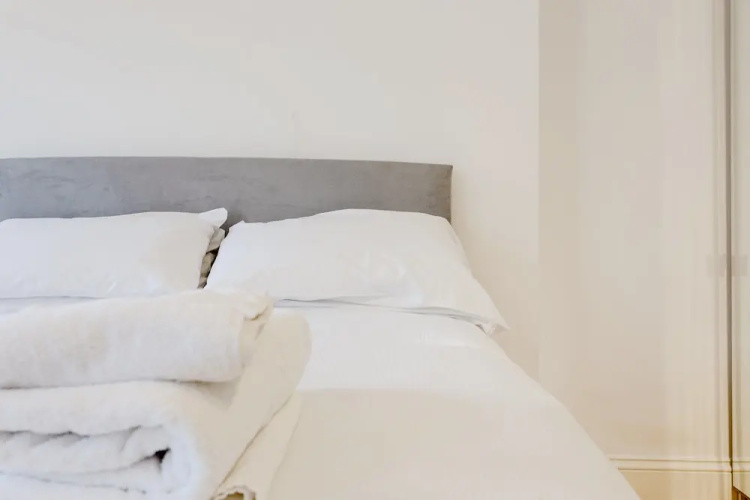 Spacious Studio in West Kensington