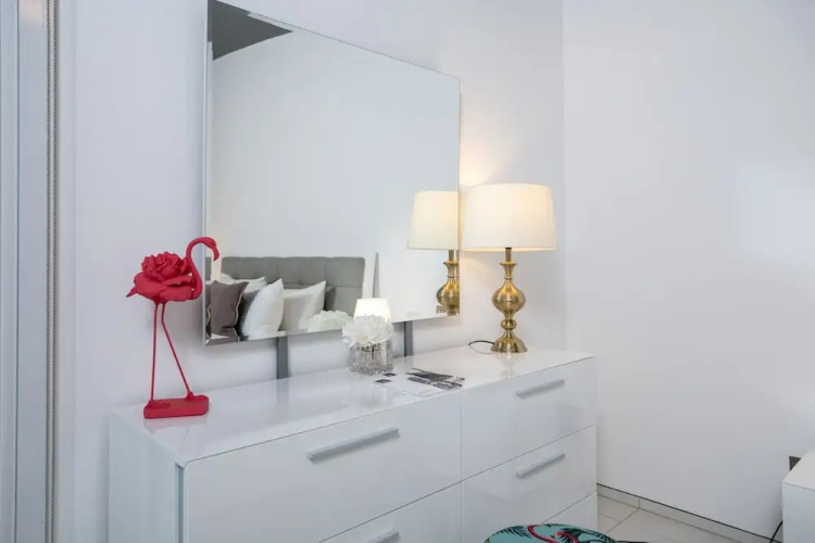 Maison Privee - High Rise 2 BD apt in Index tower