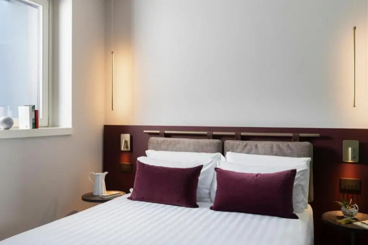 Adoro Hotel