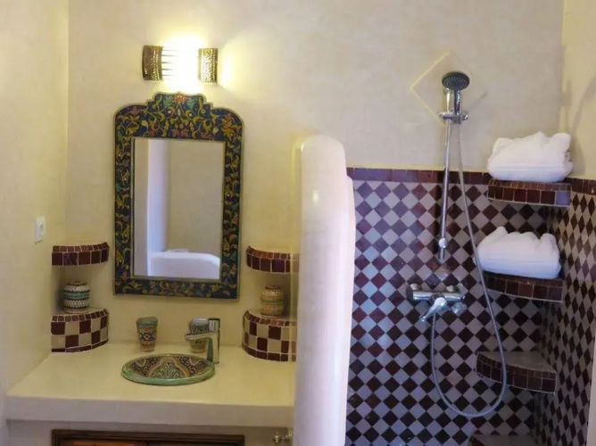 Riad La Douiria