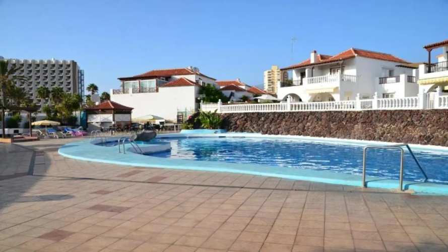 Modern studio in complex Paraiso Royal, LA95