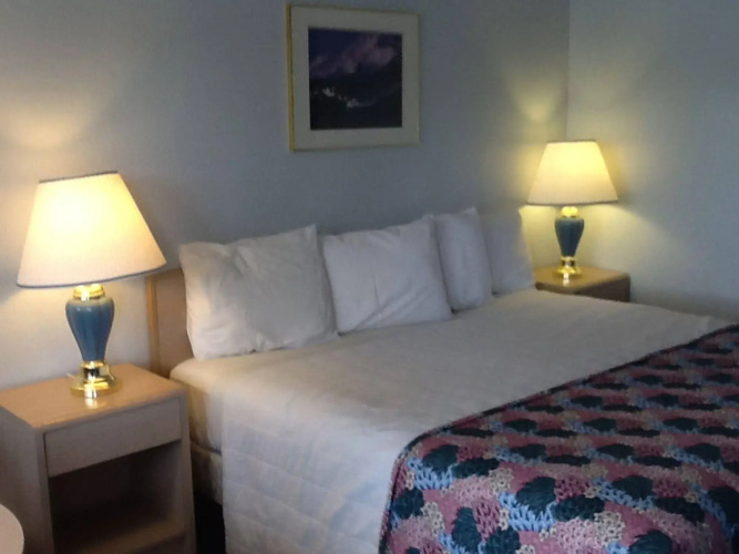 Pine Needles Inn