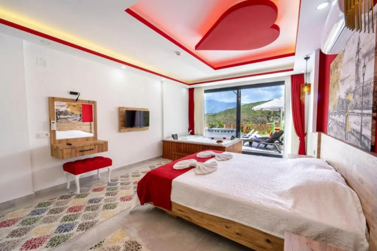 Luxury Villa With Jacuzzi in Kas