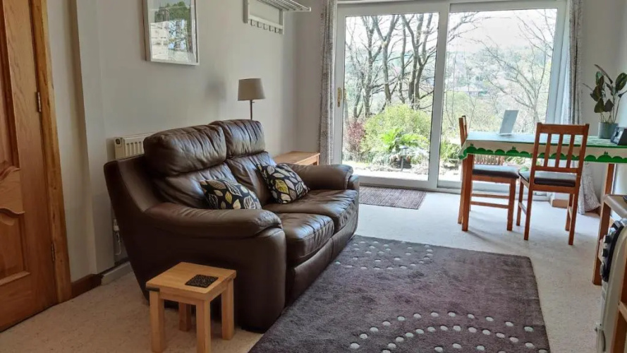 Wood Bank Studio Apartment