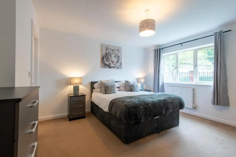 2 Bedrooms Apartment