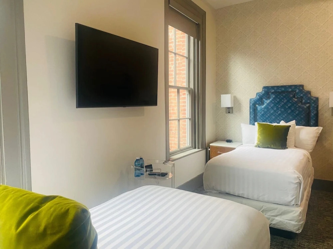 Harlow Hotel