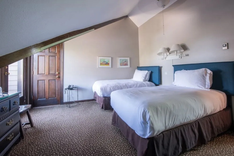 Elk Mountain Lodge