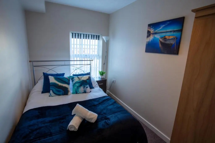 Ample Comforts, Centrally Located, Town Centre