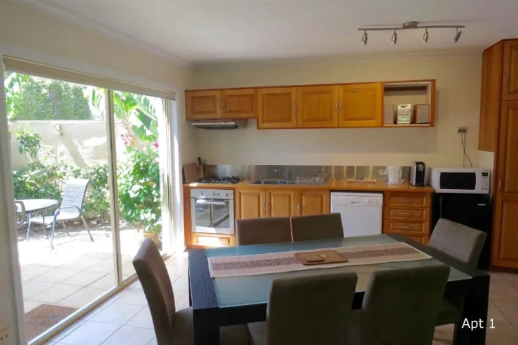 Apartment with garden view