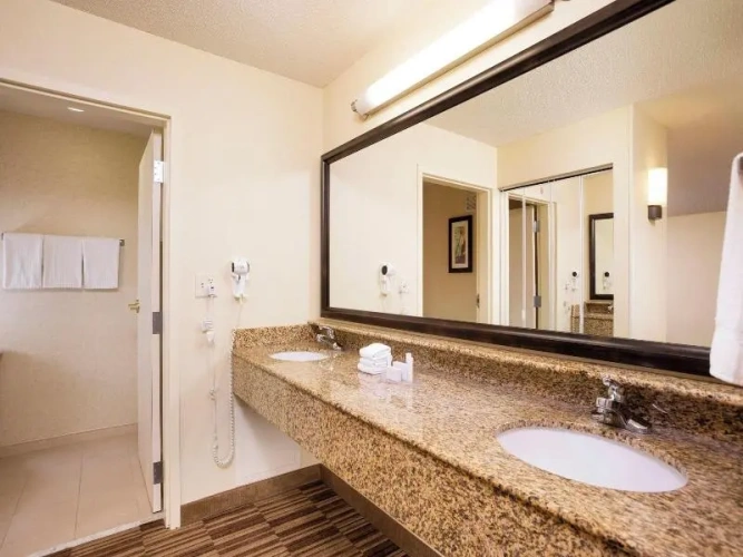 1 Bedroom Suite with balcony
