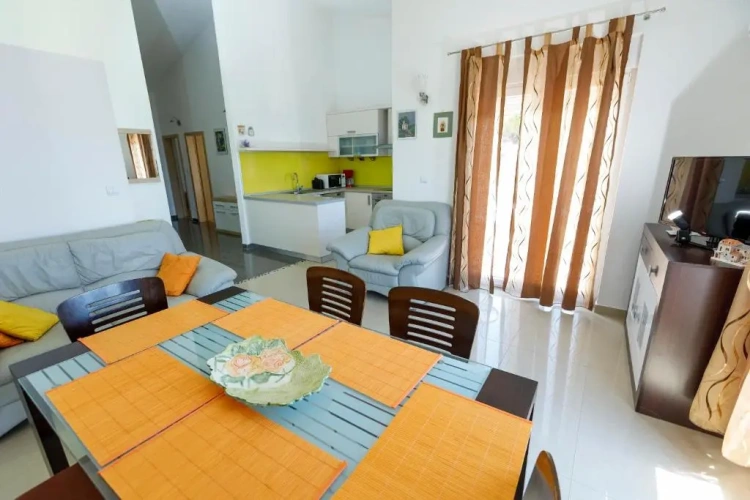 3 Bedrooms Apartment with balcony and with sea view