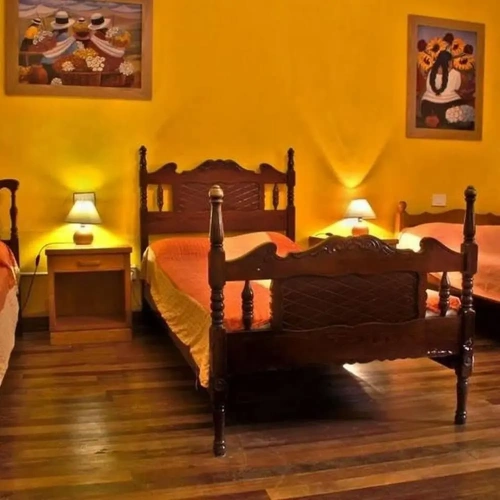 5 Bedrooms Bed in Dorm