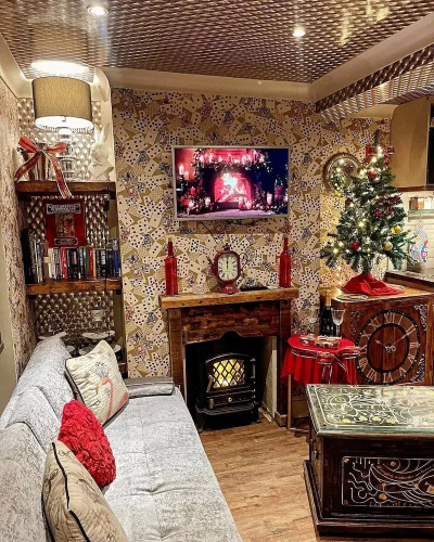 Looking Glass Cottage