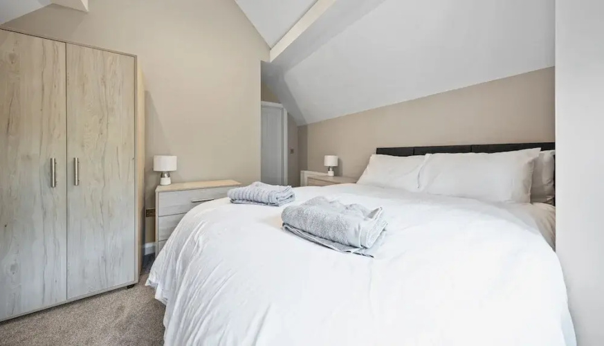 Stylish 2 Bedroom Apartment