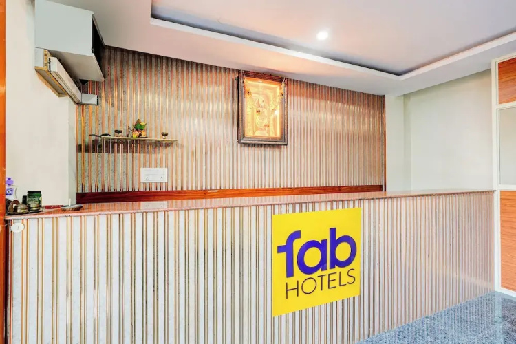 Fabhotel Royal Garuda Palace
