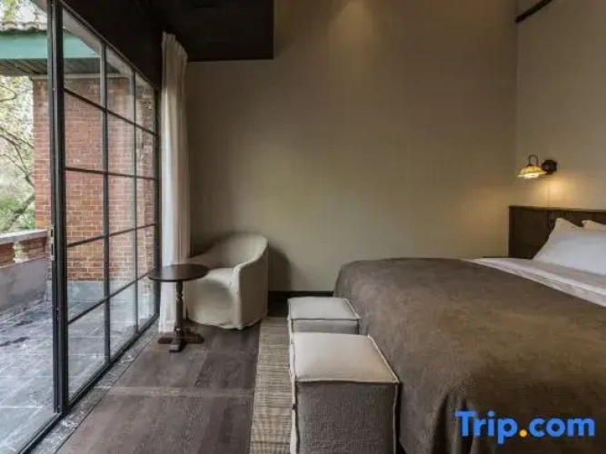 Deluxe Quadruple Suite